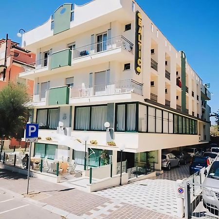 Hotel Baltic ミザーノ・アドリアーティコ エクステリア 写真
