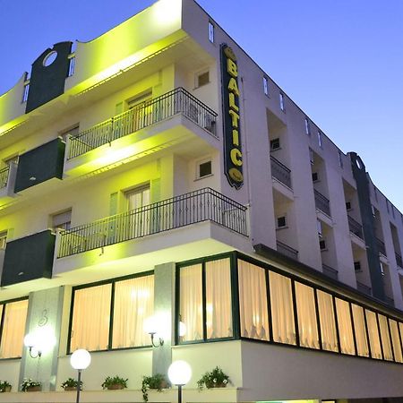 Hotel Baltic ミザーノ・アドリアーティコ エクステリア 写真