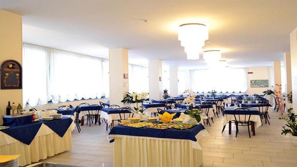 Hotel Baltic ミザーノ・アドリアーティコ エクステリア 写真