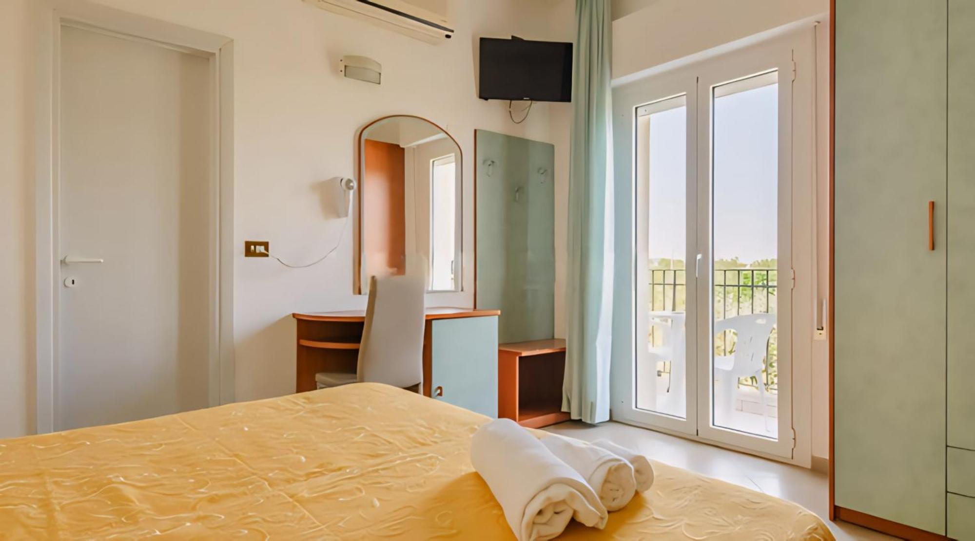 Hotel Baltic ミザーノ・アドリアーティコ エクステリア 写真