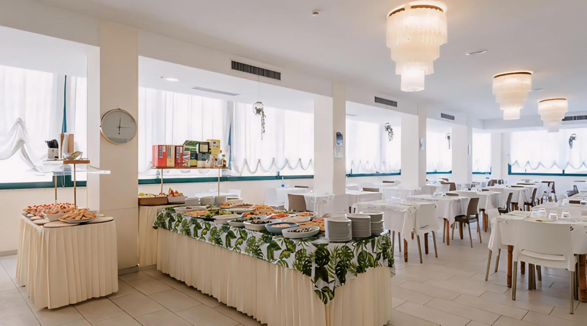 Hotel Baltic ミザーノ・アドリアーティコ エクステリア 写真