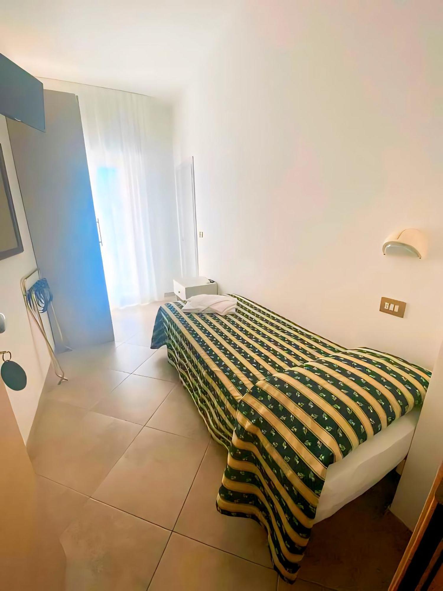 Hotel Baltic ミザーノ・アドリアーティコ エクステリア 写真